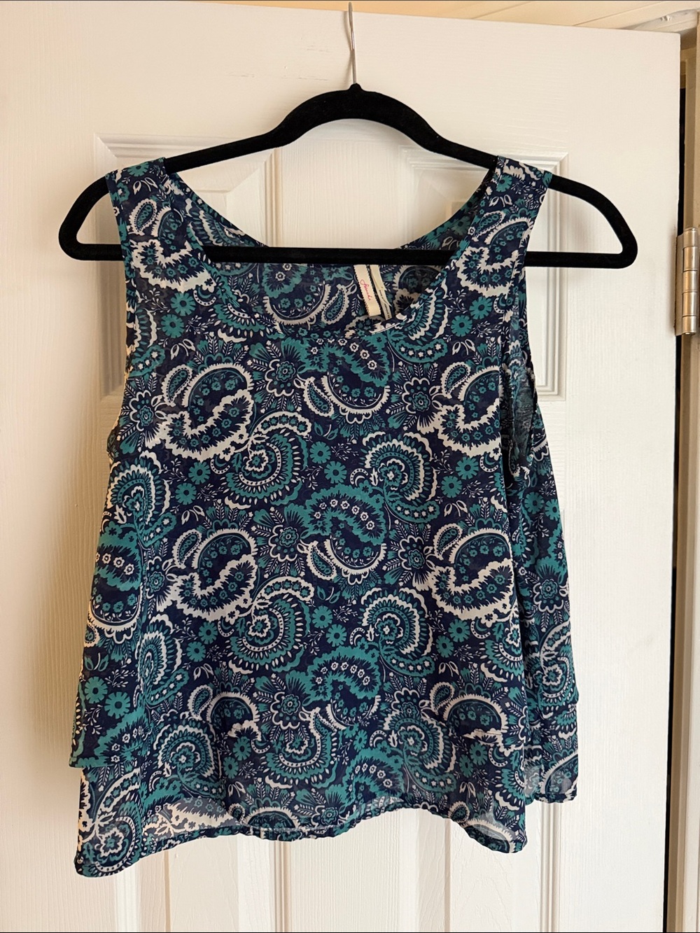 Sleeveless Paisley Print Tank Top in Teal and Navy